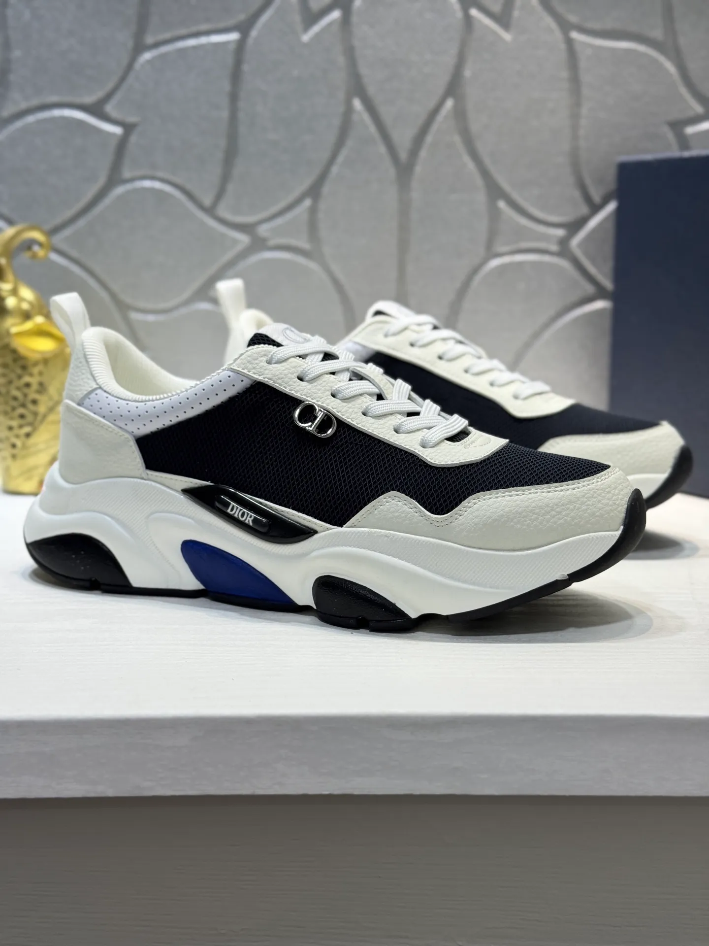 Men's shoes 💰440【New style】🪳🪳(Dior) popular model【New style】⚠⚠️Top purchasing agent🔍🔍Men's HK counters are on sale simultaneously. Sole: The original sole is specially provided by the original factory. The exclusive movable molded sole is super comfortable. The original factory follows the order. 🔍🔍The high-quality multi-color splicing design is exquisite and unique, and the cowhide stitching mesh lining💪Details determine the quality. We only make shoes with care. You can enter and exit the counter at will. Welcome to compare🇮🇹Size: 38-44 (45 customized